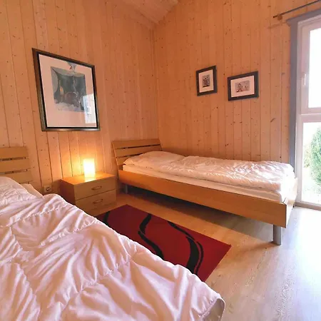 Scharmuetzelsee 度假居 *